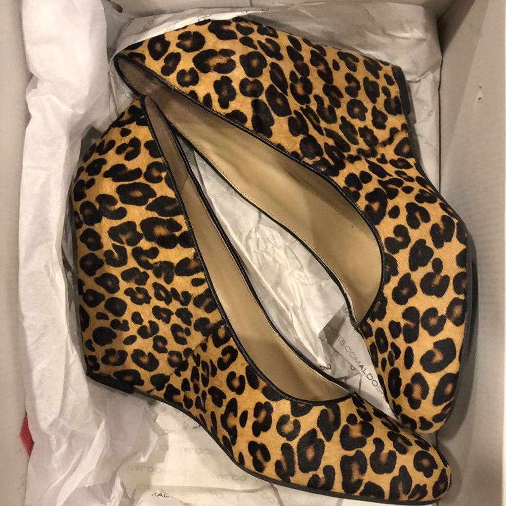 Banana Republic calf hair leopard pumps size 9